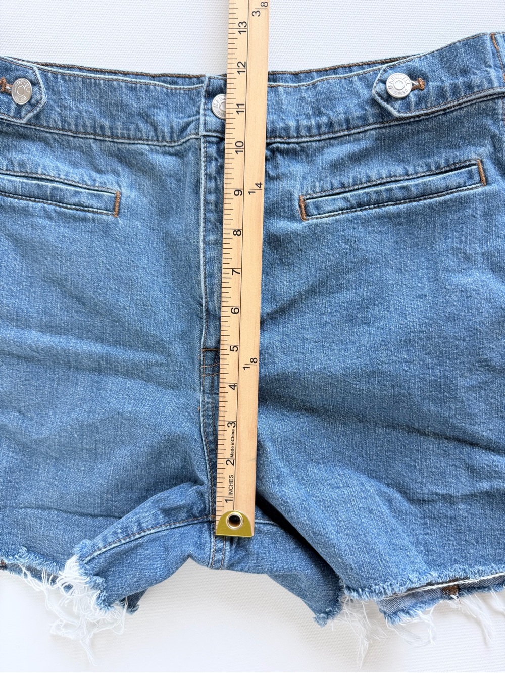 Madewell High Rise Back Seam Raw Hem Denim Shorts Size 29 - Picture 7 of 9
